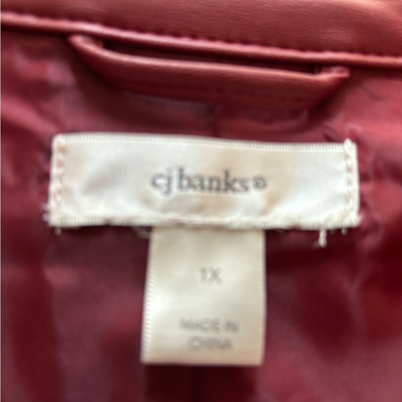 Womens red jacket - Picture 7 of 8